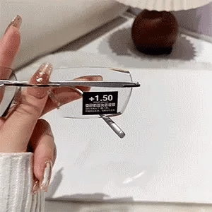 VisionFlex – Smart Zoom & Color-Changing Reading Glasses