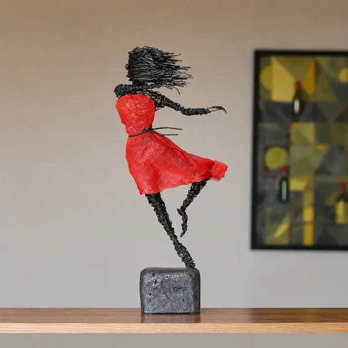 PoiseMuse – Handmade Wire Figurine