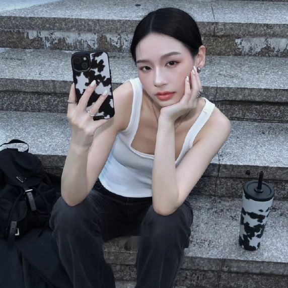 SnapStyle – Stylish Everyday Phone Case