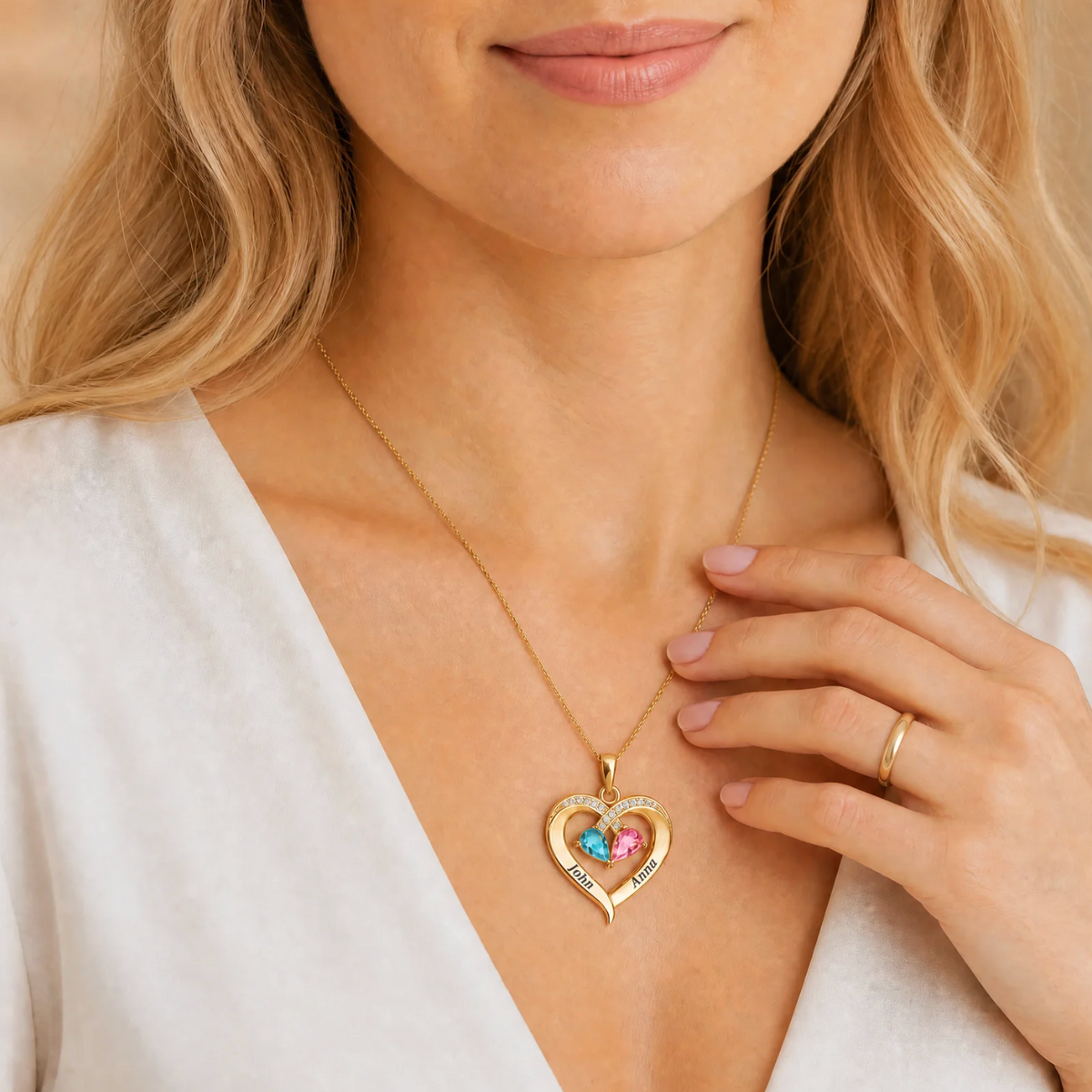 LoveScript – Personalized Family Name Necklace
