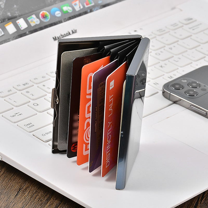 VaultCard – Compact RFID Blocking Card Holder