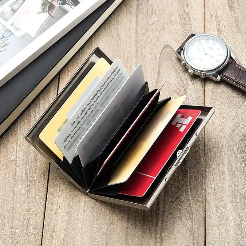 VaultCard – Compact RFID Blocking Card Holder