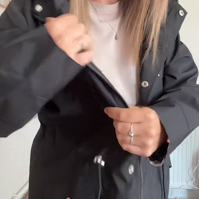 RainVanta – Women’s Chic Lightweight Waterproof Jacket