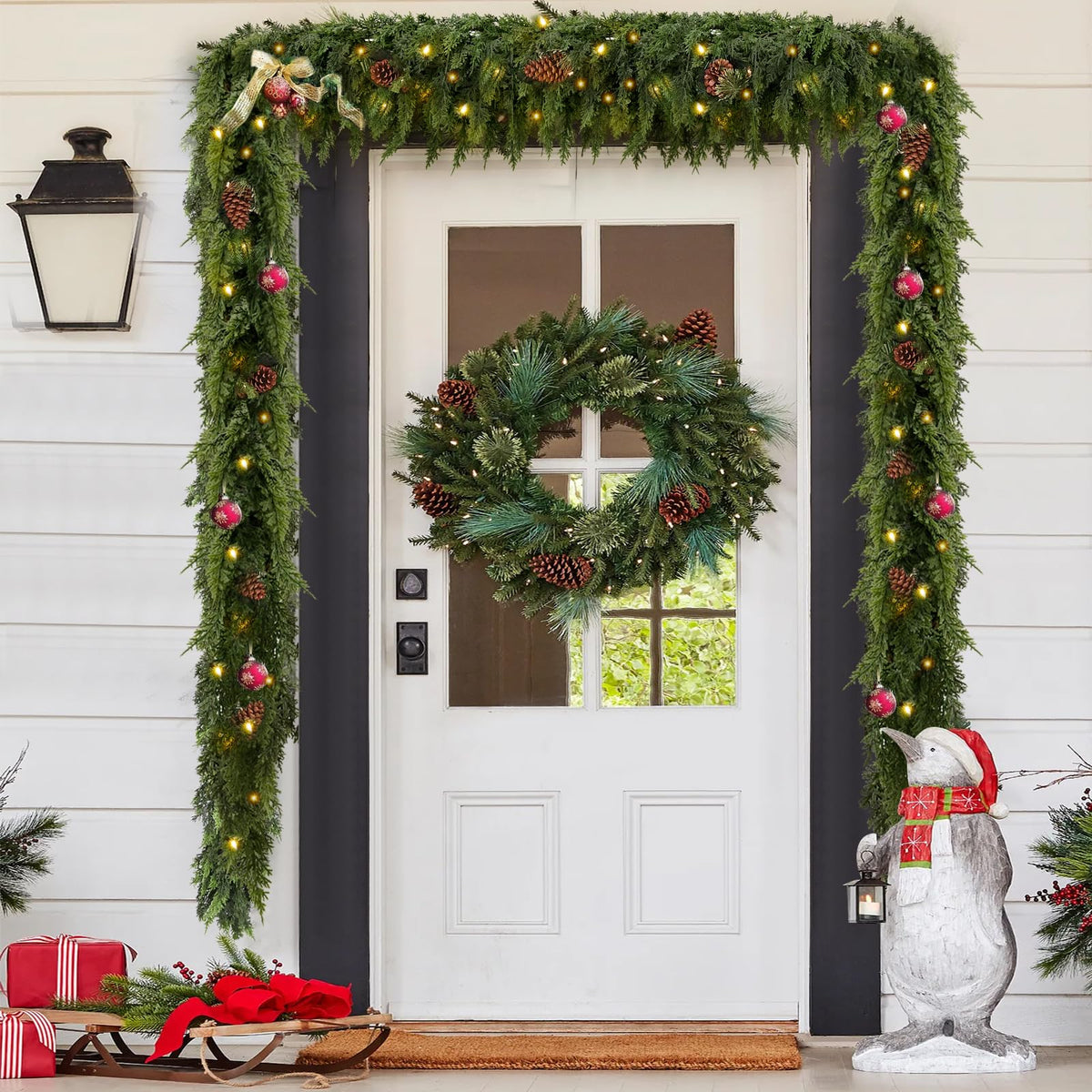 CedarCharm – Lush Pre-Lit Christmas Garland