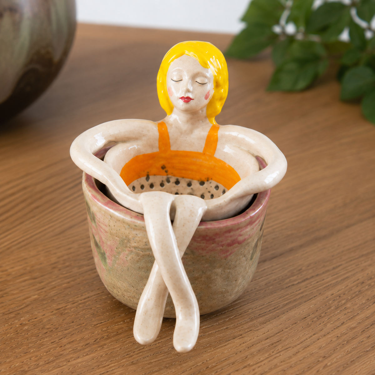BrewMuse – Artistic Sitting Lady Tea Infuser