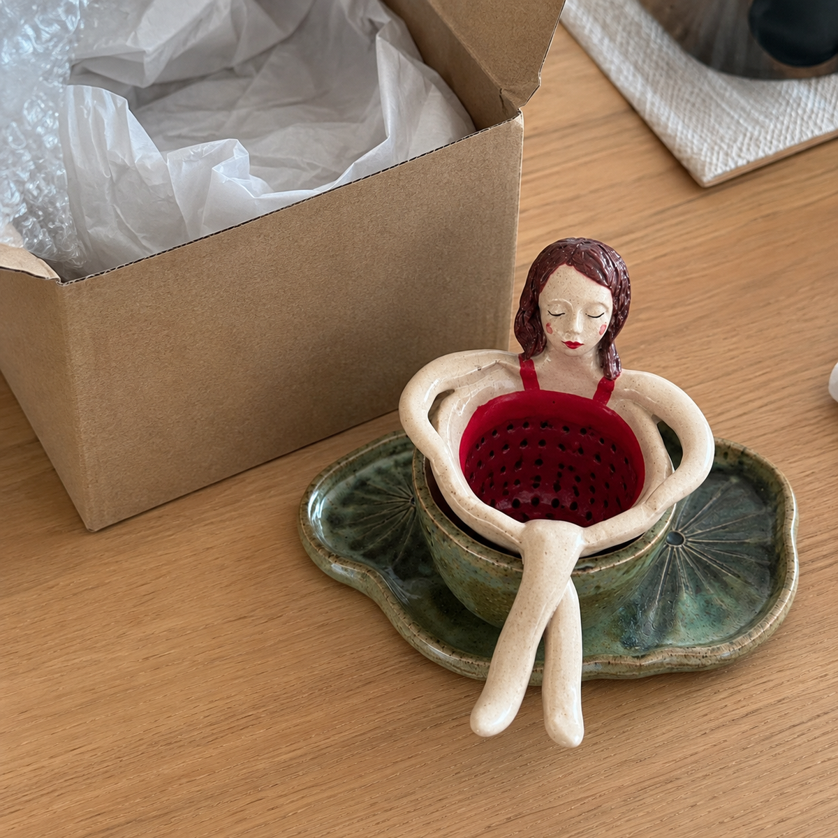 BrewMuse – Artistic Sitting Lady Tea Infuser