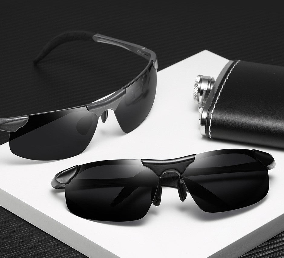 GlareGuard – Polarized Photochromic Sunglasses