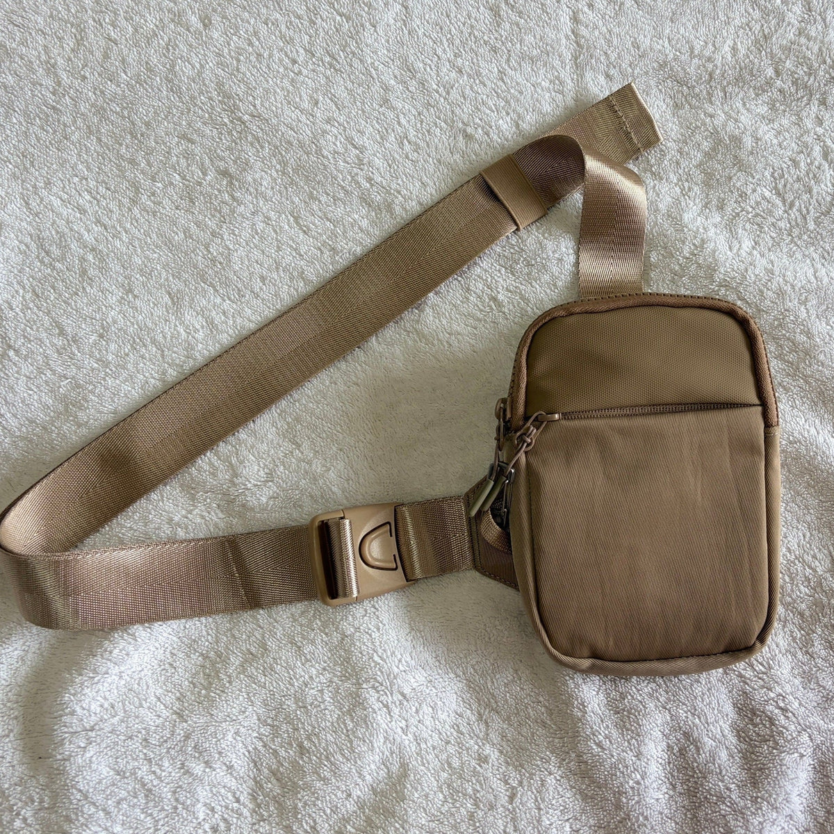 SecureVanta – Anti-Theft Everyday Sling Bag