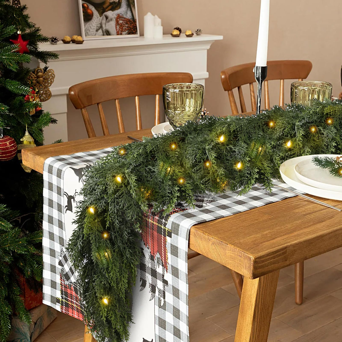 CedarCharm – Lush Pre-Lit Christmas Garland