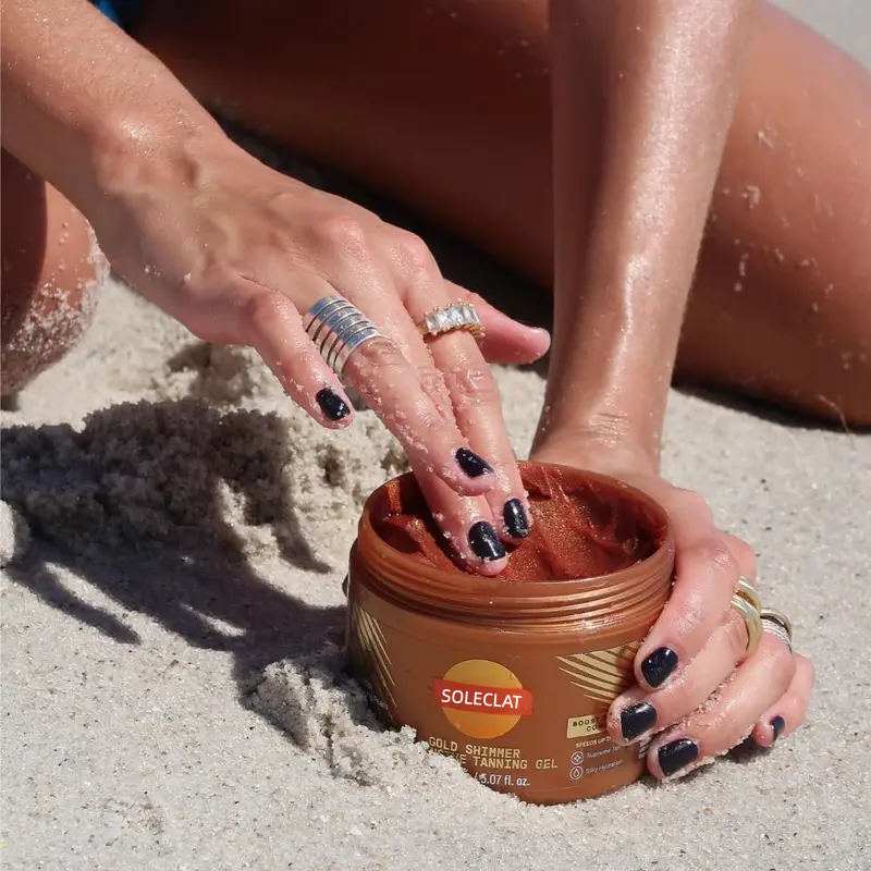 GoldenAura – Radiant Tanning Shimmer Gel