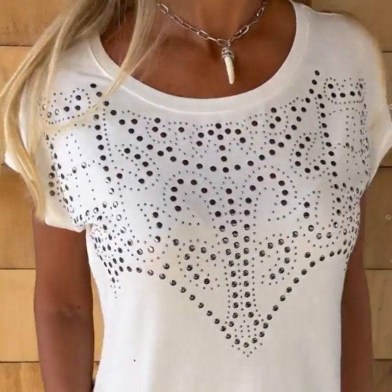 ElaraGrace – Radiant Frayed Hem T-Shirt