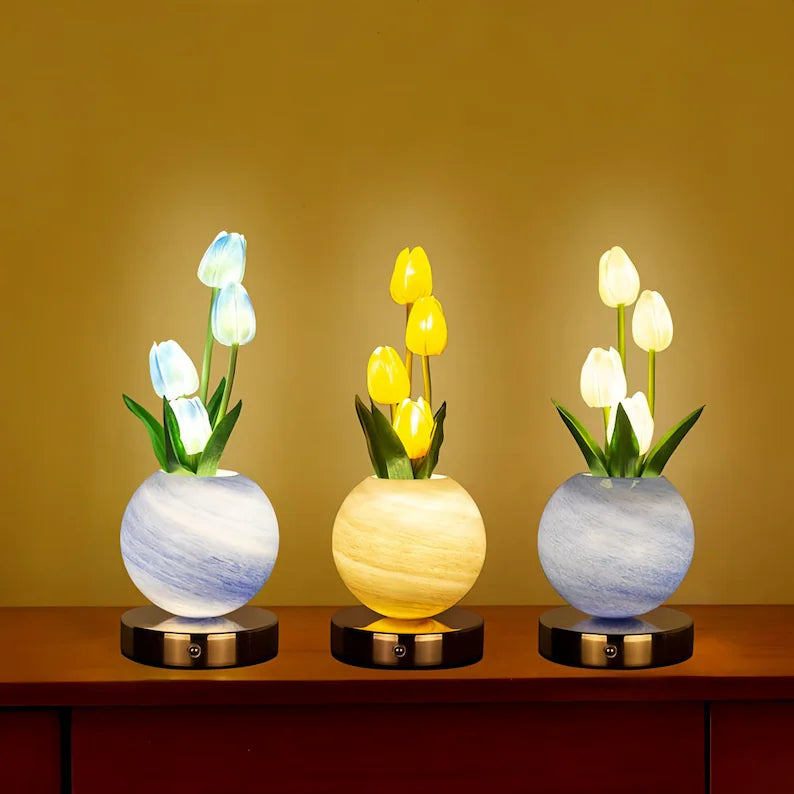 TulipGlow – Dreamy Floral Table Lamp