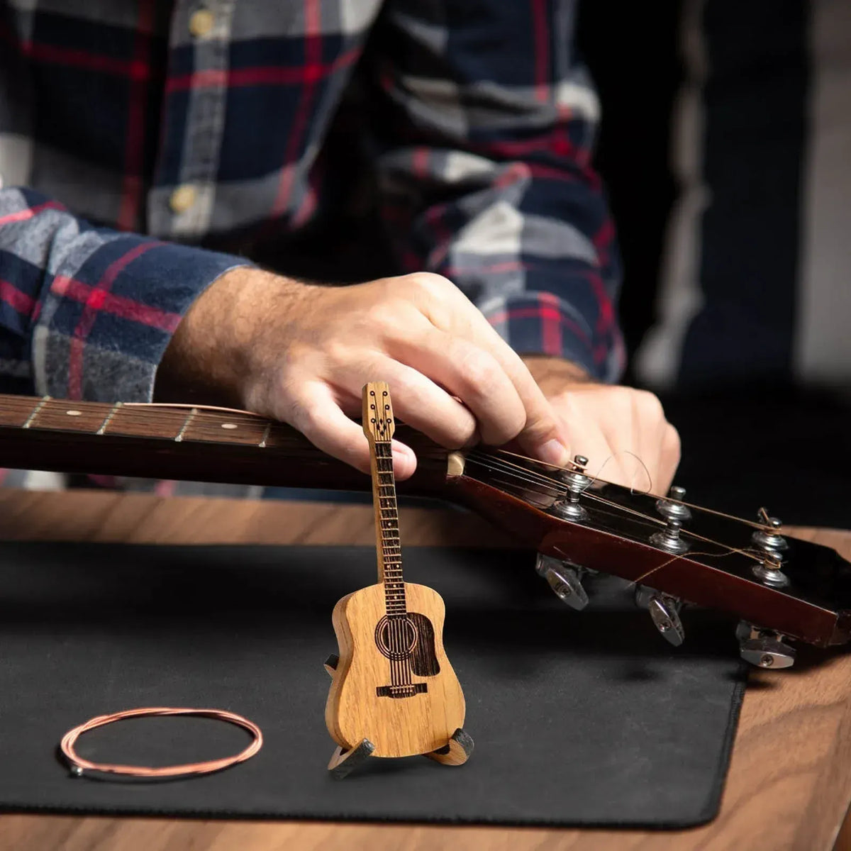 GuitarKeepsake – Personalized Wooden Pick Box