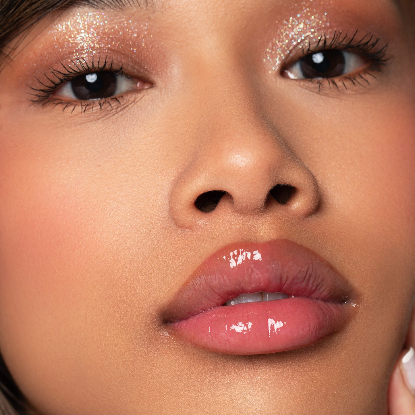 HaloMist – Luminous Highlight Stick