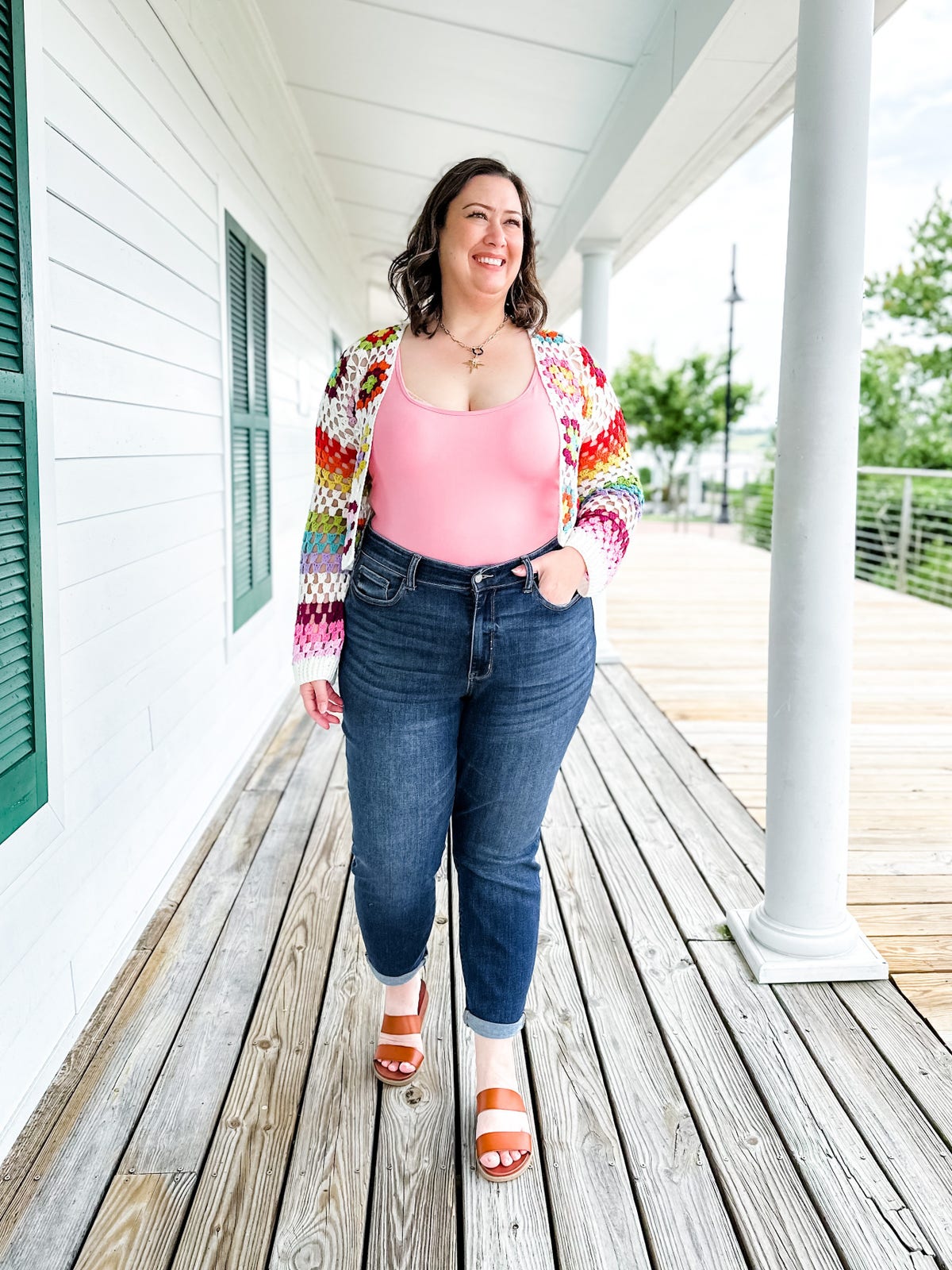 ChicContour – Figure-Flattering Dark-Wash Jeans