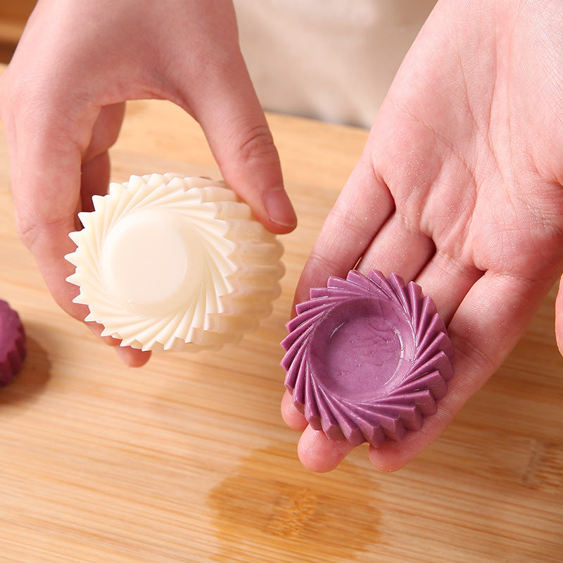 BakeMuse – Double-Ended Decorative Pastry Mould